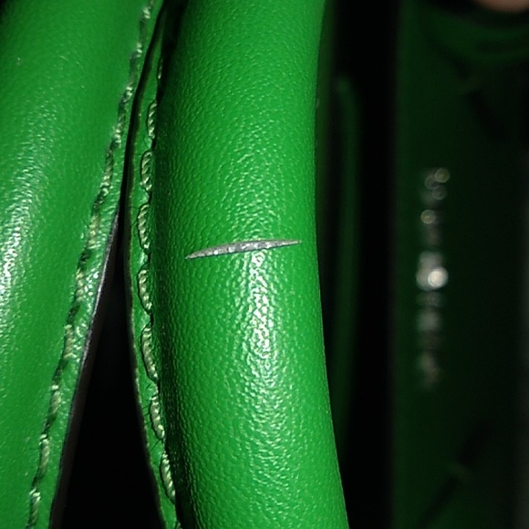 Micheal Kors green leather crossbody handbag - Picture 5 of 7